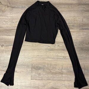 lululemon athletica Black Long-Sleeve Lightweight Crop Top